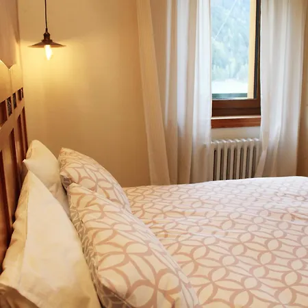 Historic Lakeside W/ Majestic Tre Cime Views Apartmán *
